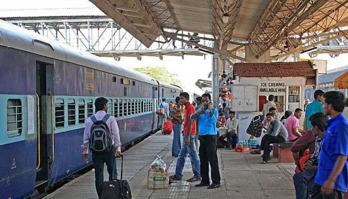 अब फ्लाइट की तरह बुक होगी ट्रेन टिकट, मोबाइल पर मिलेगा रिजर्वेशन चार्ट अब फ्लाइट की तरह बुक होगी ट्रेन टिकट, मोबाइल पर मिलेगा रिजर्वेशन चार्ट
