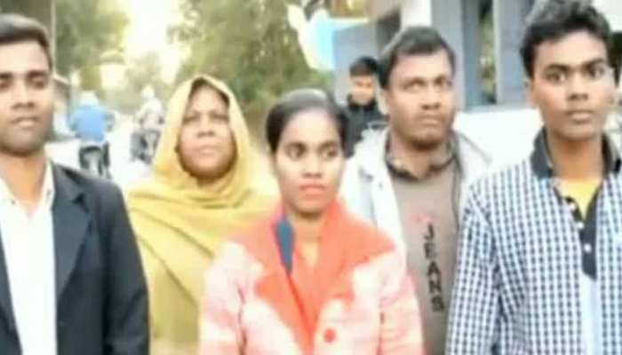 5 रोहिंग्या किए म्यांमार के हवाले, असम पुलिस को और भी घुसपैठियों की तलाश 5 रोहिंग्या किए म्यांमार के हवाले, असम पुलिस को और भी घुसपैठियों की तलाश