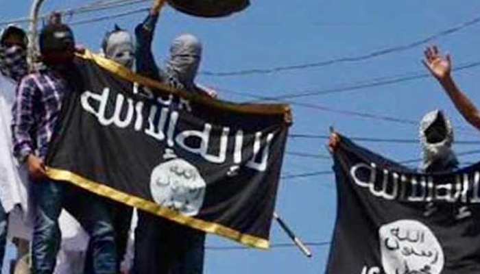 घाटी में ISIS की बढ़ती घुसपैठ ने सुरक्षाबलों के साथ हुर्रियत की चिंता भी बढ़ाई घाटी में ISIS की बढ़ती घुसपैठ ने सुरक्षाबलों के साथ हुर्रियत की चिंता भी बढ़ाई