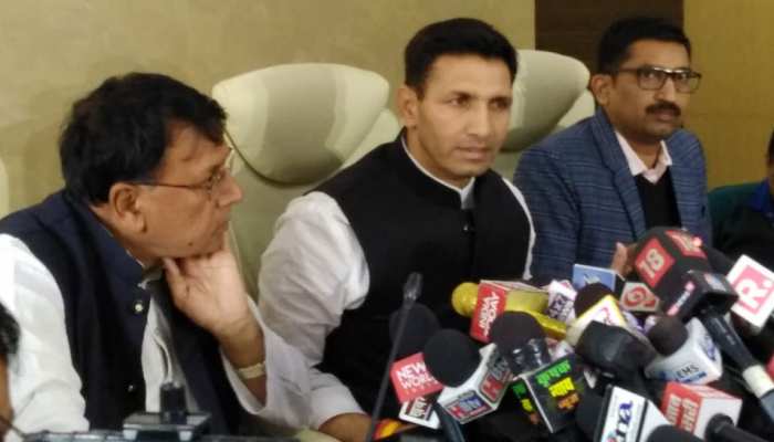 MP: किसानों का 12 दिसंबर तक का कर्ज होगा माफ, आवदेन के लिए मिलेंगे तीन रंग के फॉर्म MP: किसानों का 12 दिसंबर तक का कर्ज होगा माफ, आवदेन के लिए मिलेंगे तीन रंग के फॉर्म