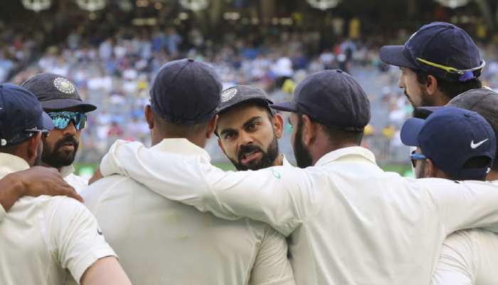 INDvsAUS: चौथे दिन हुआ 25.2 ओवर का खेल, टीम इंडिया ने कायम रखी जीत की उम्मीद INDvsAUS: चौथे दिन हुआ 25.2 ओवर का खेल, टीम इंडिया ने कायम रखी जीत की उम्मीद