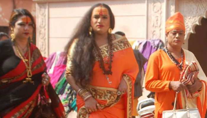 प्रयागराजः पहली बार निकली किन्नर अखाड़े की देवत्व यात्रा, दर्शन को उमड़ी भीड़ प्रयागराजः पहली बार निकली किन्नर अखाड़े की देवत्व यात्रा, दर्शन को उमड़ी भीड़