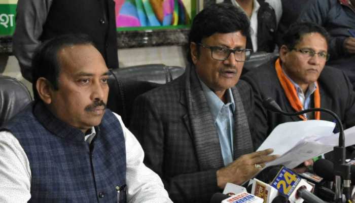जयपुर: कर्ज माफी को लेकर BJP का वार, कहा- कांग्रेस सरकार किसानों को ठग रही है जयपुर: कर्ज माफी को लेकर BJP का वार, कहा- कांग्रेस सरकार किसानों को ठग रही है