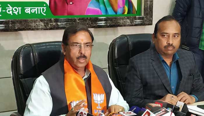 राजस्थान: किसान कर्जमाफी पर BJP ने उठाए सवाल, कहा- जनता से छलावे के लिए मांफी मांगे राहुल राजस्थान: किसान कर्जमाफी पर BJP ने उठाए सवाल, कहा- जनता से छलावे के लिए मांफी मांगे राहुल