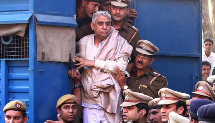 रामपाल ने उम्र कैद की सजा को पंजाब हरियाणा हाईकोर्ट में दी चुनौती रामपाल ने उम्र कैद की सजा को पंजाब हरियाणा हाईकोर्ट में दी चुनौती