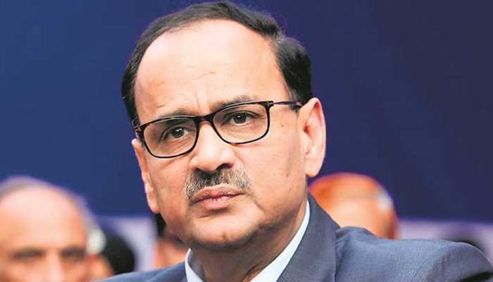 आलोक वर्मा को CBI निदेशक के पद से हटाया गया, सेलेक्शन कमेटी ने लिया फैसला आलोक वर्मा को CBI निदेशक के पद से हटाया गया, सेलेक्शन कमेटी ने लिया फैसला