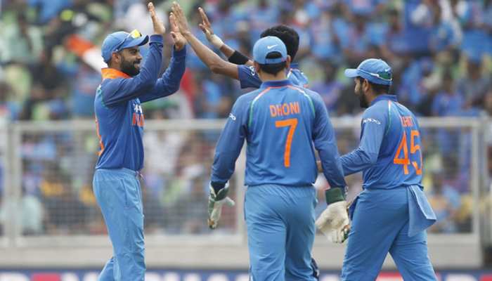 INDvsAUS: सिडनी वनडे से शुरू होगा अलग तरह का मुकाबला, विराट की नजरें सीरीज जीत पर INDvsAUS: सिडनी वनडे से शुरू होगा अलग तरह का मुकाबला, विराट की नजरें सीरीज जीत पर