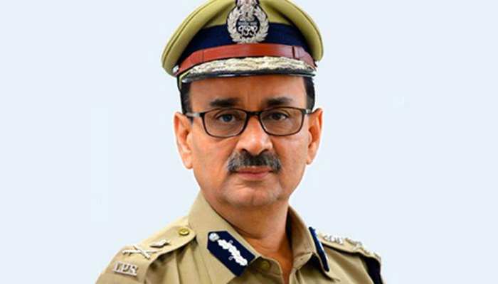 सीबीआई चीफ के पद से हटाए जाने के बाद आलोक वर्मा ने इस्तीफा दिया सीबीआई चीफ के पद से हटाए जाने के बाद आलोक वर्मा ने इस्तीफा दिया