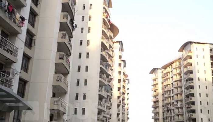 इंदिरापुरम की पॉश कॉलोनी शिपा कृष्णा विस्टा में दिनदहाड़े ताला तोड़कर चोरी इंदिरापुरम की पॉश कॉलोनी शिपा कृष्णा विस्टा में दिनदहाड़े ताला तोड़कर चोरी