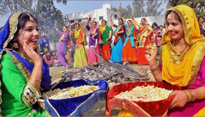 लोहड़ी का पर्व आज, जानें पूजा का शुभ मुहूर्त और इसका महत्व लोहड़ी का पर्व आज, जानें पूजा का शुभ मुहूर्त और इसका महत्व