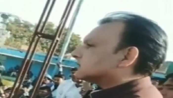 बीएसपी प्रत्याशी जगत सिंह ने दिया विवादित बयान, कहा- 'पत्थर का जवाब AK-47 से' बीएसपी प्रत्याशी जगत सिंह ने दिया विवादित बयान, कहा- 'पत्थर का जवाब AK-47 से'