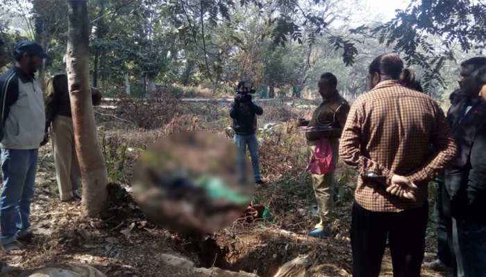 रांची : कब्रिस्तान में मिली युवक की लाश, शराब पार्टी के बाद हत्या की आशंका रांची : कब्रिस्तान में मिली युवक की लाश, शराब पार्टी के बाद हत्या की आशंका