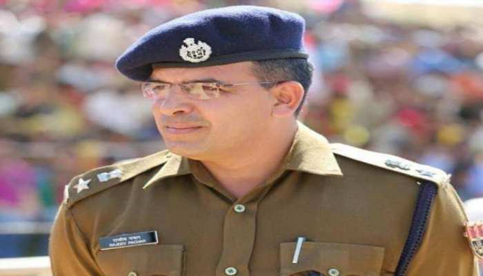 अलवर के नए SP राजीव पचार ने संभाली कमान, कहा- 'शांतिपूर्ण चुनाव कराना प्राथमिकता' अलवर के नए SP राजीव पचार ने संभाली कमान, कहा- 'शांतिपूर्ण चुनाव कराना प्राथमिकता'
