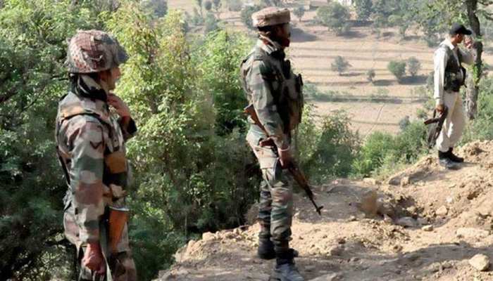 जम्मू-कश्मीर: LoC के पास पाकिस्तान ने की गोलीबारी, सेना का एक जवान हुआ घायल जम्मू-कश्मीर: LoC के पास पाकिस्तान ने की गोलीबारी, सेना का एक जवान हुआ घायल