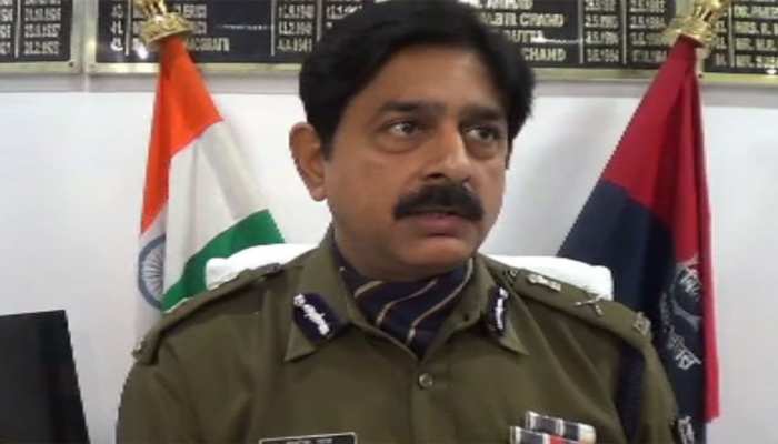 गया किशोरी हत्याकांडः पूरे मामले की जानकारी लेने पहुंचे लॉ एंड ऑर्डर एडीजे आलोक राज गया किशोरी हत्याकांडः पूरे मामले की जानकारी लेने पहुंचे लॉ एंड ऑर्डर एडीजे आलोक राज