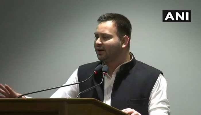 लखनऊ में तेजस्वी यादव बोले- मोदी जी को हराने के लिए सपा-बसपा का गठबंधन ही काफी लखनऊ में तेजस्वी यादव बोले- मोदी जी को हराने के लिए सपा-बसपा का गठबंधन ही काफी