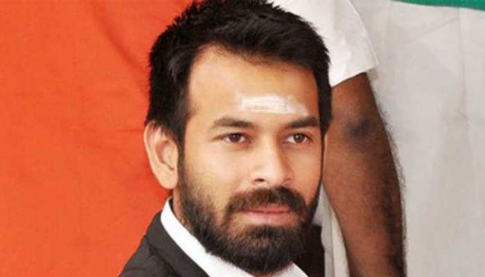 राहुल गांधी के पक्ष में बोले तेजप्रताप, कहा- 'जीत के लिए कांग्रेस को लेकर चलना ही होगा' राहुल गांधी के पक्ष में बोले तेजप्रताप, कहा- 'जीत के लिए कांग्रेस को लेकर चलना ही होगा'