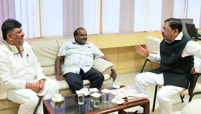 क्या आज गिर जाएगी कर्नाटक की कुमारस्वामी सरकार? फिलहाल BJP की यह है रणनीति क्या आज गिर जाएगी कर्नाटक की कुमारस्वामी सरकार? फिलहाल BJP की यह है रणनीति