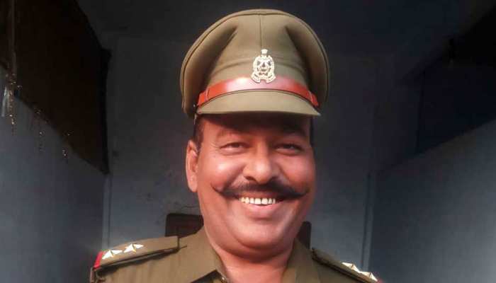 रौबदार और बड़ी मूंछे रखने वाले जवानों के लिए अच्छी खबर, 5 गुना बढ़ा 'मूंछ भत्ता' रौबदार और बड़ी मूंछे रखने वाले जवानों के लिए अच्छी खबर, 5 गुना बढ़ा 'मूंछ भत्ता'