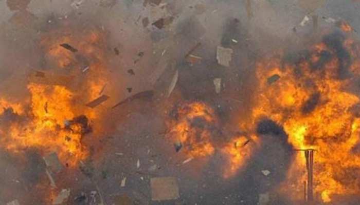 स्कूल वैन आग मामला: जिंदगी से हारा एक और बच्चा, हुई मौत स्कूल वैन आग मामला: जिंदगी से हारा एक और बच्चा, हुई मौत