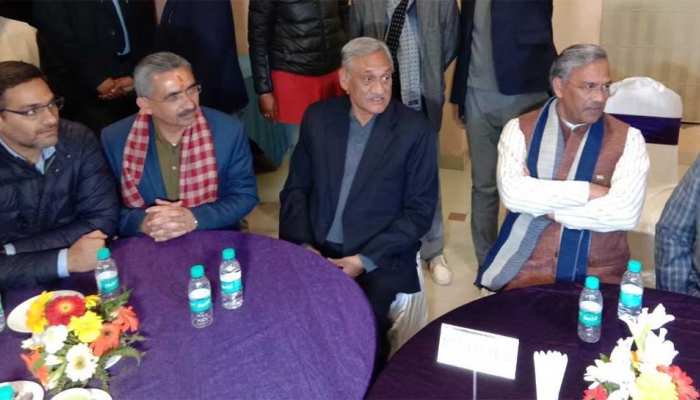विजय बहुगुणा की डिनर पार्टी से उत्तराखंड की राजनीति का पारा गर्म, क्या लोकसभा में ठोकेंगे ताल! विजय बहुगुणा की डिनर पार्टी से उत्तराखंड की राजनीति का पारा गर्म, क्या लोकसभा में ठोकेंगे ताल!