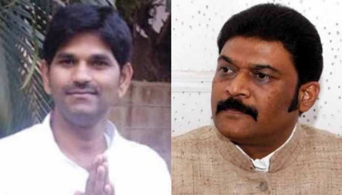 कर्नाटक में कांग्रेसी विधायकों के बीच मारपीट, MLA आनंद सिंह के सिर में लगी चोट: सूत्र कर्नाटक में कांग्रेसी विधायकों के बीच मारपीट, MLA आनंद सिंह के सिर में लगी चोट: सूत्र