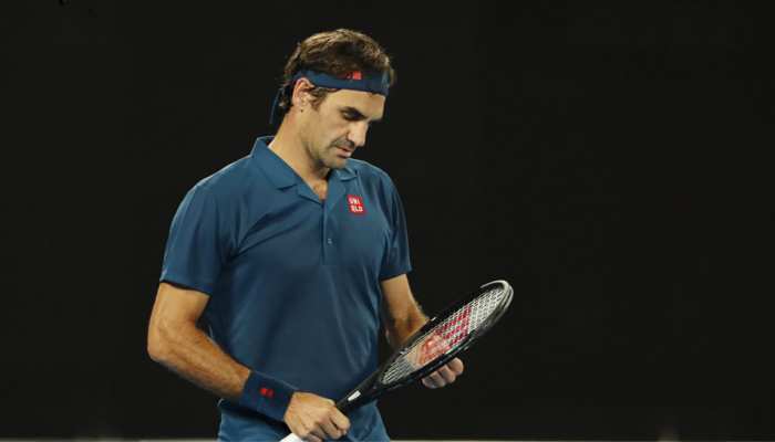 Australian Open: रोजर फेडरर चौथे दौर में ही हुए बाहर, अपने से 17 साल छोटे खिलाड़ी से हारे Australian Open: रोजर फेडरर चौथे दौर में ही हुए बाहर, अपने से 17 साल छोटे खिलाड़ी से हारे