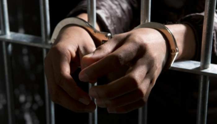 परीक्षाओं में नकल कराने वाले गिरोह का पर्दाफाश, 6 मुन्नाभाई गिरफ्तार परीक्षाओं में नकल कराने वाले गिरोह का पर्दाफाश, 6 मुन्नाभाई गिरफ्तार