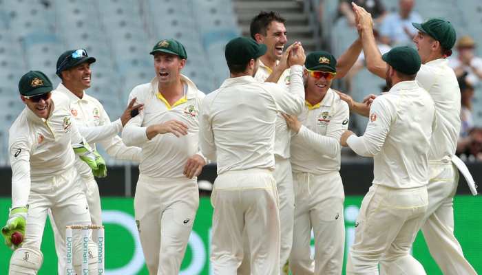AUSvsSL: भारत से हार के बाद पहली बार लौटी ऑस्ट्रेलिया की खुशी, श्रीलंका को 144 पर समेटा AUSvsSL: भारत से हार के बाद पहली बार लौटी ऑस्ट्रेलिया की खुशी, श्रीलंका को 144 पर समेटा