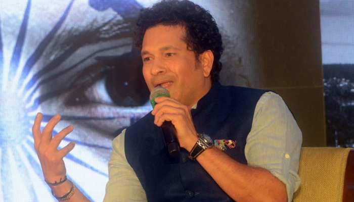 VIDEO: सचिन तेंदुलकर ने राष्ट्रगान को लेकर कहीं देशभक्ति भरी बातें, सुनकर आप भी करेंगे गर्व VIDEO: सचिन तेंदुलकर ने राष्ट्रगान को लेकर कहीं देशभक्ति भरी बातें, सुनकर आप भी करेंगे गर्व