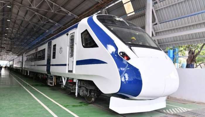 Train 18 को इस दिन हरी झंडी दिखाएंगे पीएम मोदी, ये होगा किराया Train 18 को इस दिन हरी झंडी दिखाएंगे पीएम मोदी, ये होगा किराया