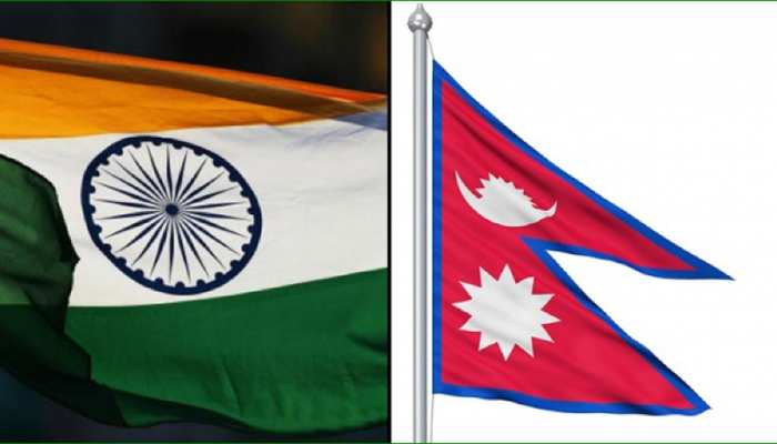 भारत ने गणतंत्र दिवस के मौके पर नेपाल को तोहफे में दिया 30 एम्बुलेंस, 6 बस भारत ने गणतंत्र दिवस के मौके पर नेपाल को तोहफे में दिया 30 एम्बुलेंस, 6 बस