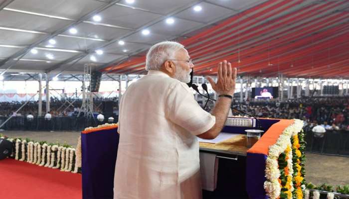 नकारात्मक मानसिकता वाले लोग गरीबों से जुड़ी योजनाओं पर कर रहे सवाल : प्रधानमंत्री नकारात्मक मानसिकता वाले लोग गरीबों से जुड़ी योजनाओं पर कर रहे सवाल : प्रधानमंत्री