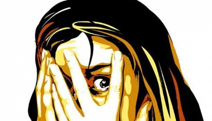 दिल्ली: पत्नी ने लगाया पति पर आरोप, नशीला पदार्थ पिलाकर दोस्त की मदद से किया बलात्कार दिल्ली: पत्नी ने लगाया पति पर आरोप, नशीला पदार्थ पिलाकर दोस्त की मदद से किया बलात्कार
