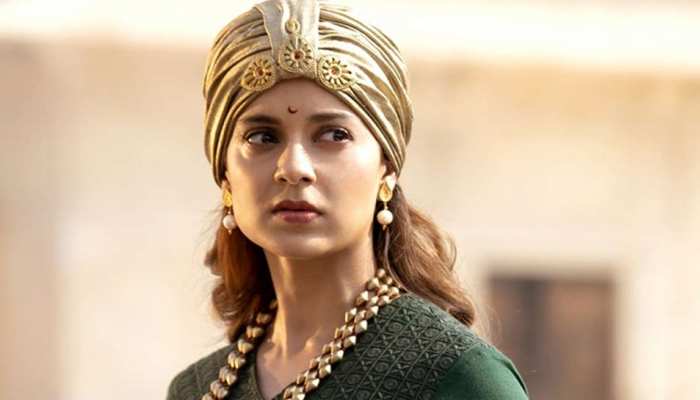 कंगना रनौत की डायरेक्टर क्रिश को चुनौती, 'मुझे सबक सिखाने के लिए फिल्म बनाएं' कंगना रनौत की डायरेक्टर क्रिश को चुनौती, 'मुझे सबक सिखाने के लिए फिल्म बनाएं'