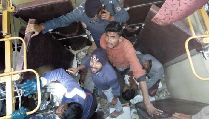 सीमांचल एक्सप्रेस रेल हादसे की जानकारी के लिए रेलवे ने जारी किया हेल्पलाइन नंबर सीमांचल एक्सप्रेस रेल हादसे की जानकारी के लिए रेलवे ने जारी किया हेल्पलाइन नंबर