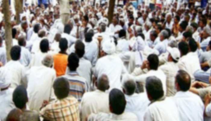 महाराष्ट्रः जात पंचायत का तुगलकी फरमान, विवाहिता का कर दिया सामाजिक बहिष्कार महाराष्ट्रः जात पंचायत का तुगलकी फरमान, विवाहिता का कर दिया सामाजिक बहिष्कार