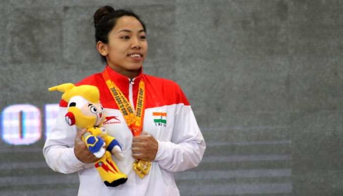 चोट से उबरकर वेटलिफ्टर मीराबाई चानू ने की शानदार वापसी, जीता गोल्ड मेडल चोट से उबरकर वेटलिफ्टर मीराबाई चानू ने की शानदार वापसी, जीता गोल्ड मेडल