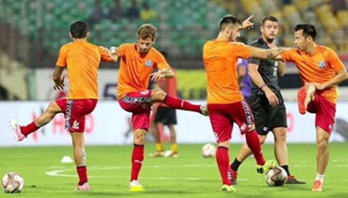 ISL-5: मुंबई को हराकर टॉप-4 में पहुंचना चाहेगा जमशेदपुर, प्लेऑफ की दौड़ हुई रोचक ISL-5: मुंबई को हराकर टॉप-4 में पहुंचना चाहेगा जमशेदपुर, प्लेऑफ की दौड़ हुई रोचक