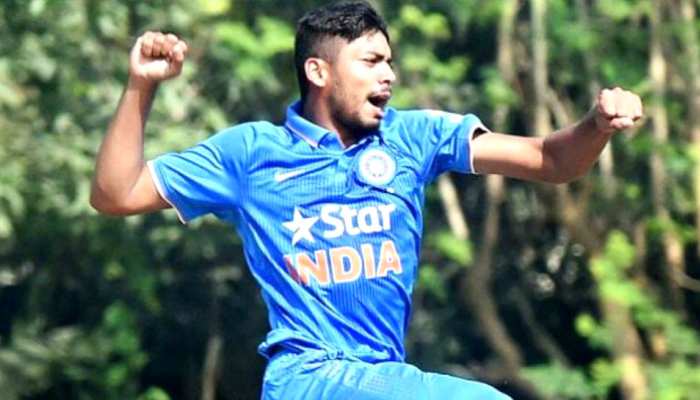 BCCI ने सुधारी अपनी गलती, इस खिलाड़ी को किया इंडिया-A टीम में शामिल BCCI ने सुधारी अपनी गलती, इस खिलाड़ी को किया इंडिया-A टीम में शामिल