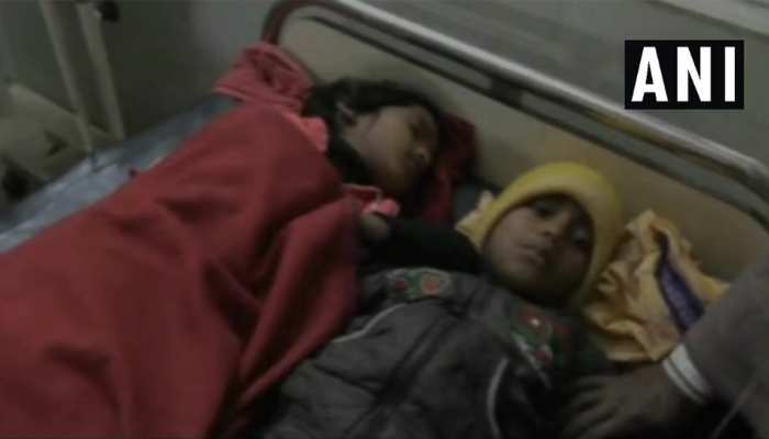 झारखंड : लोहरदगा में प्रसाद खाने से 40 बच्चे बीमार, 2 की हालत नाजुक झारखंड : लोहरदगा में प्रसाद खाने से 40 बच्चे बीमार, 2 की हालत नाजुक