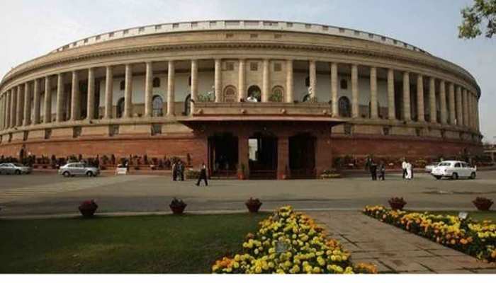 लोकसभा में उठा अमेरिका में फर्जी यूनिवर्सिटी केस में भारतीय छात्रों की गिरफ्तारी का मामला लोकसभा में उठा अमेरिका में फर्जी यूनिवर्सिटी केस में भारतीय छात्रों की गिरफ्तारी का मामला