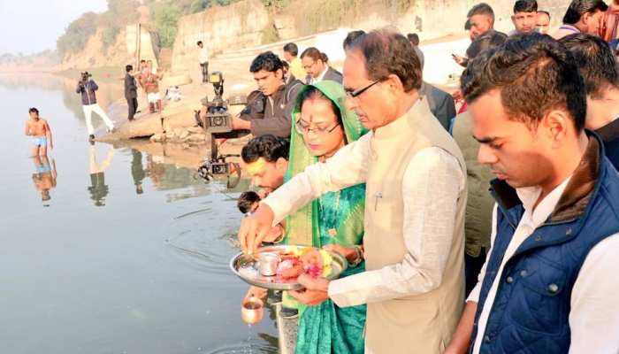 लोकसभा चुनाव में ताल ठोक रहीं सियासी घरानों की महिलाएं लोकसभा चुनाव में ताल ठोक रहीं सियासी घरानों की महिलाएं