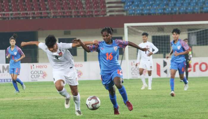 महिला फुटबॉल: मेजबान भारत गोल्ड कप से बाहर, म्यांमार ने दी शिकस्त महिला फुटबॉल: मेजबान भारत गोल्ड कप से बाहर, म्यांमार ने दी शिकस्त