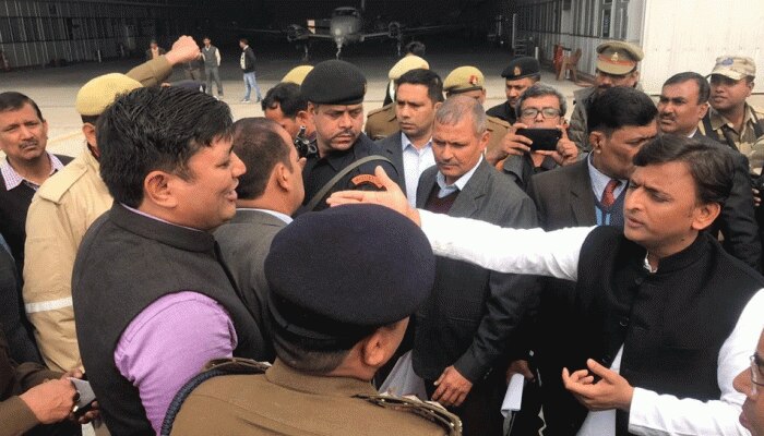 अखिलेश यादव का रास्ता रोकने वाले 2 अफसरों को मिली जान से मारने की धमकी अखिलेश यादव का रास्ता रोकने वाले 2 अफसरों को मिली जान से मारने की धमकी