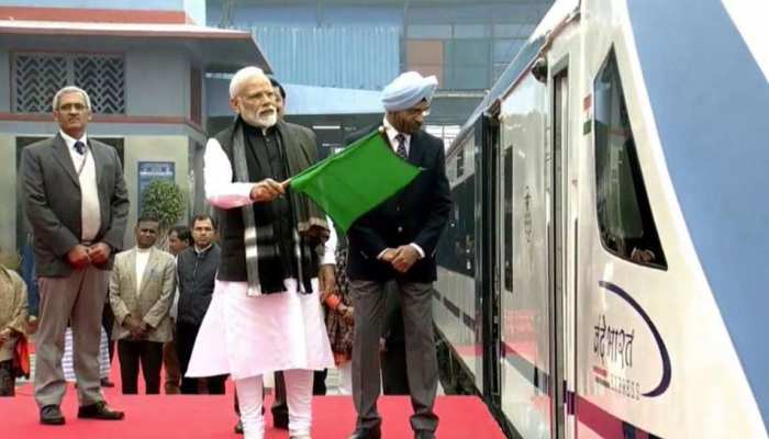 वंदे भारत एक्सप्रेस को PM ने हरी झंडी दिखाकर रवाना किया, 17 से आप भी सफर कर सकेंगे वंदे भारत एक्सप्रेस को PM ने हरी झंडी दिखाकर रवाना किया, 17 से आप भी सफर कर सकेंगे