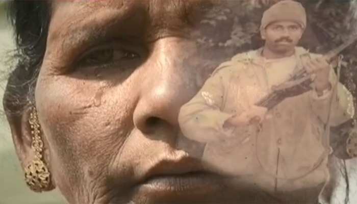 पुलवामा हमलाः शहीद विजय सोरेंग ने किया था पत्नी से एक छोटा घर बनवाने का वादा पुलवामा हमलाः शहीद विजय सोरेंग ने किया था पत्नी से एक छोटा घर बनवाने का वादा