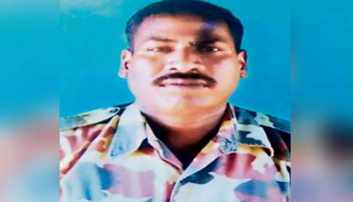 पुलवामा हमलाः शहीद संजय ने ड्यूटी पर जाने से पहले किया था बेटी की शादी का वादा पुलवामा हमलाः शहीद संजय ने ड्यूटी पर जाने से पहले किया था बेटी की शादी का वादा