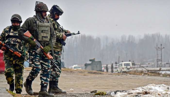 पुलवामा आतंकवादी हमला : कोर्ट ऑफ इन्क्वायरी के आदेश, NIA की टीम घटनास्थल पर पहुंची पुलवामा आतंकवादी हमला : कोर्ट ऑफ इन्क्वायरी के आदेश, NIA की टीम घटनास्थल पर पहुंची
