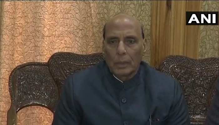 गृहमंत्री का ऐलान - जम्मू-कश्मीर में सेना के काफिले के दौरान आम लोगों की आवाजाही रोकी जाएगी गृहमंत्री का ऐलान - जम्मू-कश्मीर में सेना के काफिले के दौरान आम लोगों की आवाजाही रोकी जाएगी